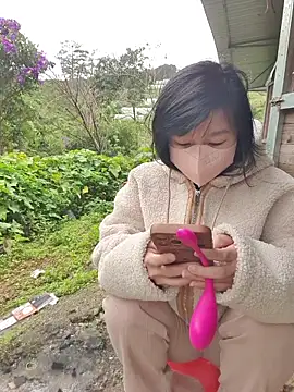 Helen-Tran online show from 10/21/25, 01:28