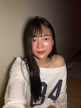 Snapshot of Be_xinh chatting on 09/30/25, 04:23 Be xinh online show from 09/30/25, 04:23