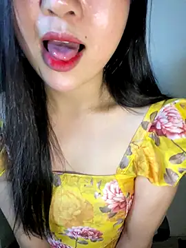 Snapshot of Be_xinh chatting on 10/15/25, 03:12 Be xinh online show from 10/15/25, 03:12