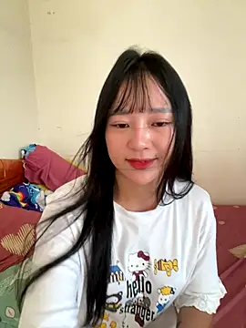 Snapshot of Be_xinh chatting on 10/16/25, 03:18 Be xinh online show from 10/16/25, 03:18