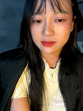 Snapshot of Be_xinh chatting on 10/16/25, 03:24 Be xinh online show from 10/16/25, 03:24