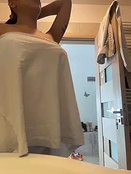 AylinHazellx online show from 10/24/25, 11:17