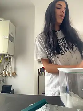 AylinHazellx online show from 10/26/25, 09:04