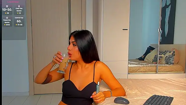 AylinHazellx online show from 11/24/25, 08:36