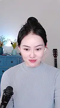 Snapshot of L--emon chatting on 09/24/25, 03:15 L--emon online show from 09/24/25, 03:15