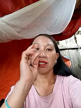 Snapshot of vtmbae chatting on 10/13/25, 07:30 vtmbae online show from 10/13/25, 07:30