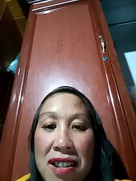 Snapshot of vtmbae chatting on 11/11/25, 12:49 vtmbae online show from 11/11/25, 12:49