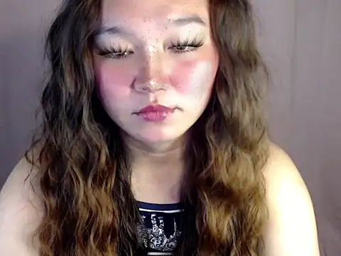 Eyes-on-me online show from 11/03/25, 12:57