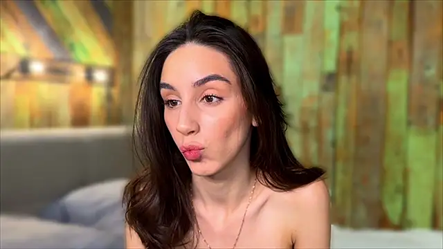 Elliizabeth online show from 10/25/25, 07:05