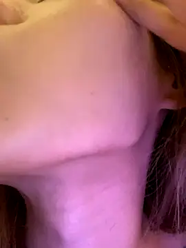 Snapshot of miumiu-66 chatting on 10/22/25, 02:28 miumiu-66 online show from 10/22/25, 02:28