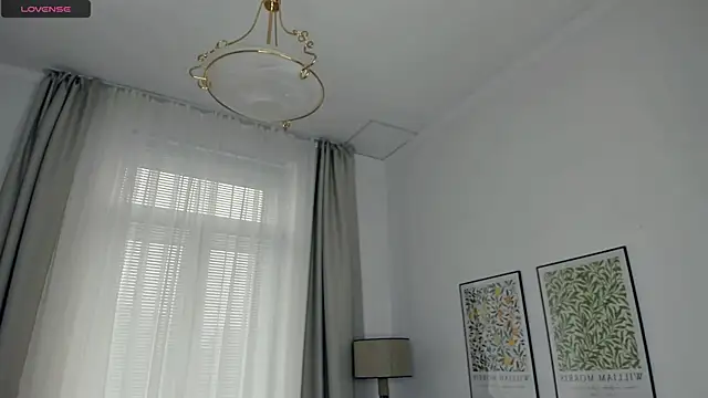 LaureMestler online show from 10/24/25, 07:49