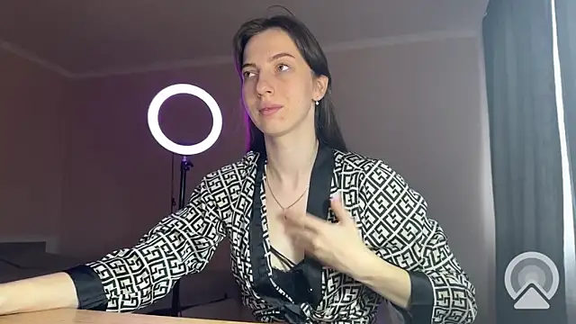 Prettyyy Angel online show from 11/21/25, 06:34