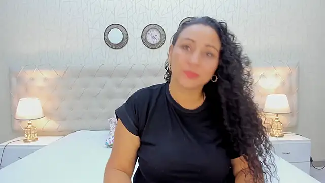 VaniaRose online show from 10/12/25, 01:43