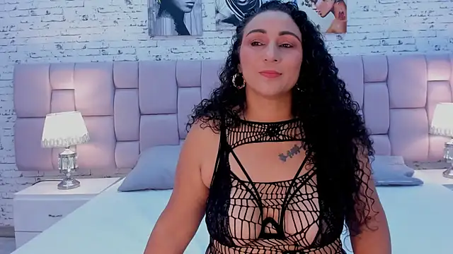 VaniaRose online show from 10/17/25, 01:25