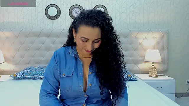 VaniaRose online show from 10/30/25, 01:12