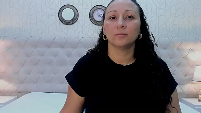 VaniaRose online show from 11/03/25, 02:51