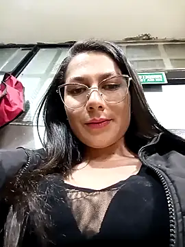 Mia-love-03 online show from 10/09/25, 10:19