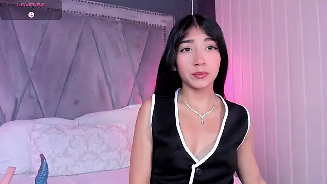 Mariana Kalo online show from 11/16/25, 11:27