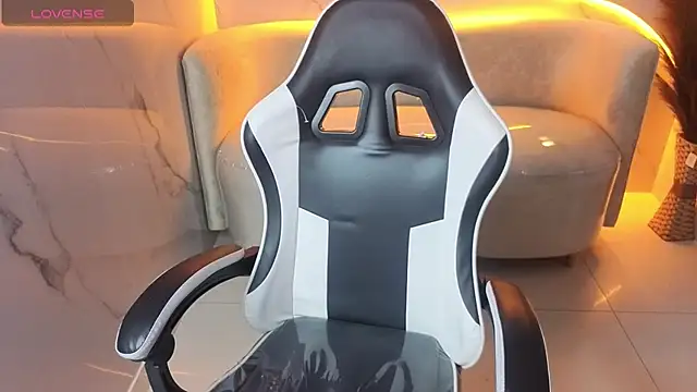 Skyler Gracee Tx online show from 11/09/25, 12:25