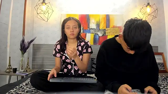 Willow Pearl online show from 10/12/25, 11:53