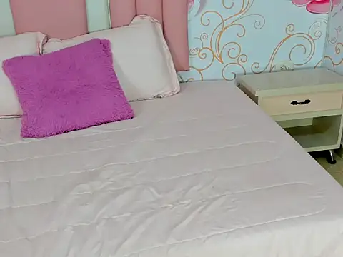 Snapshot of SofiaaBigBoobs chatting on 11/15/25, 12:02 SofiaaBigBoobs online show from 11/15/25, 12:02