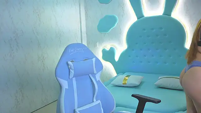 Mia Cuttee online show from 11/04/25, 03:16