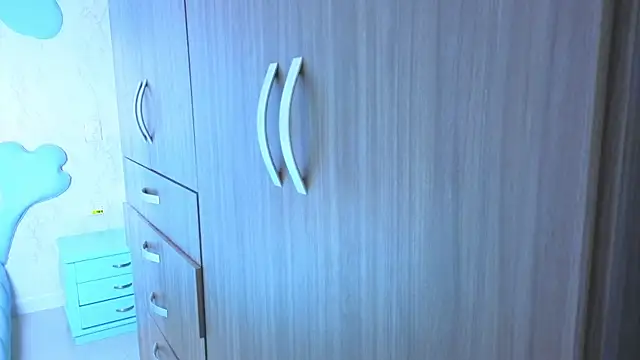 Mia Cuttee online show from 11/13/25, 03:38