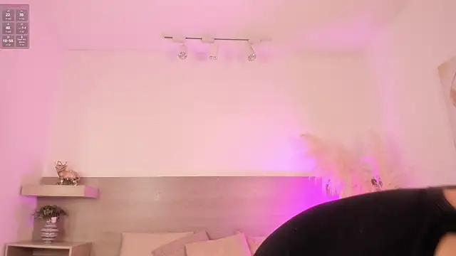 Ivana Hall online show from 09/29/25, 07:51