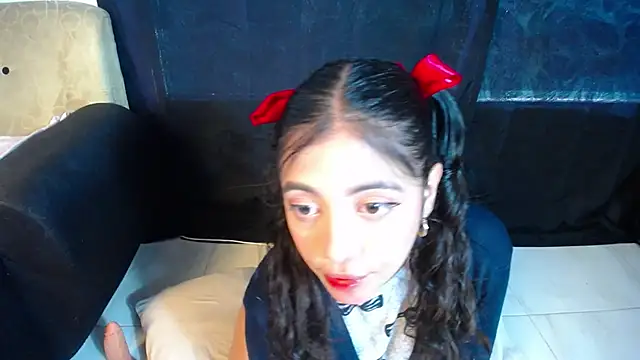 Isis Valen online show from 11/18/25, 09:30