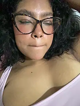 miiabrown18 online show from 10/08/25, 01:36