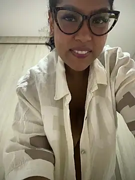 miiabrown18 online show from 10/10/25, 02:10