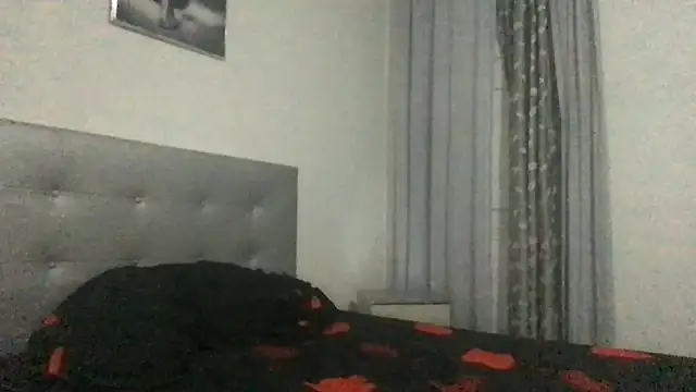 paula19800 online show from 10/22/25, 09:42