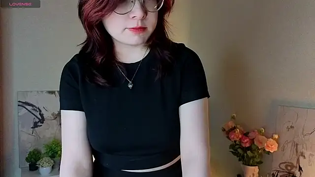 Snapshot of NyamNyamNyammm chatting on 10/06/25, 02:03 NyamNyamNyammm online show from 10/06/25, 02:03