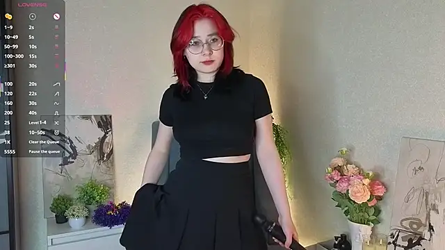 Snapshot of NyamNyamNyammm chatting on 10/19/25, 02:07 NyamNyamNyammm online show from 10/19/25, 02:07