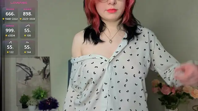 Snapshot of NyamNyamNyammm chatting on 11/04/25, 05:23 NyamNyamNyammm online show from 11/04/25, 05:23