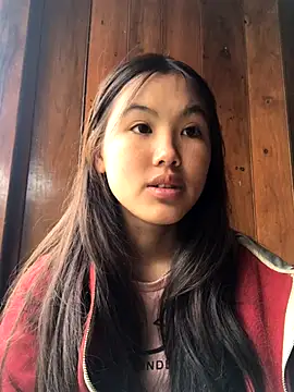 Snapshot of Mai_lovely chatting on 11/19/25, 04:01 Mai lovely online show from 11/19/25, 04:01