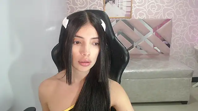 cynthia ch online show from 10/08/25, 04:21