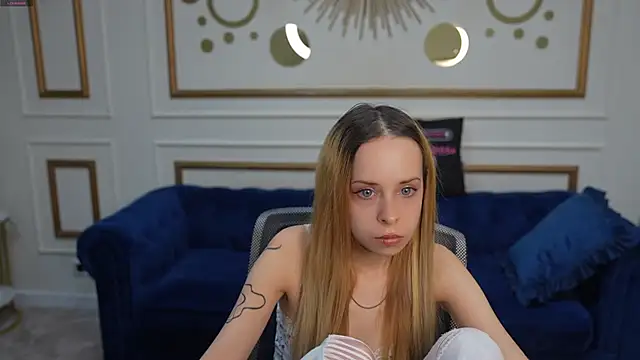 Luchi Sun online show from 10/14/25, 02:29