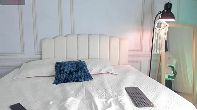 Snapshot of Milly_Doll__ chatting on 09/25/25, 11:25 Milly Doll online show from 09/25/25, 11:25
