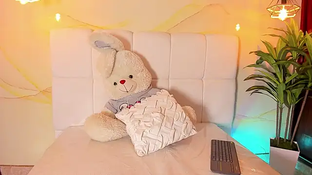 Snapshot of Milly_Doll__ chatting on 09/30/25, 11:26 Milly Doll online show from 09/30/25, 11:26