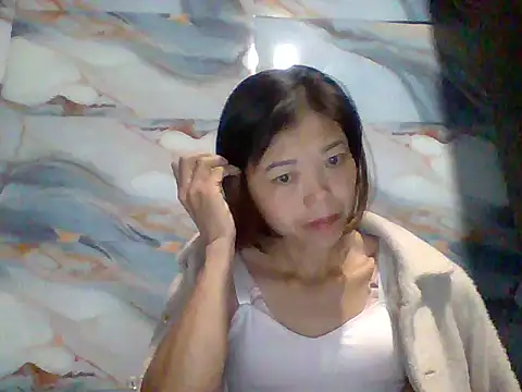 Snapshot of Jane_volv chatting on 10/24/25, 10:50 Jane volv online show from 10/24/25, 10:50
