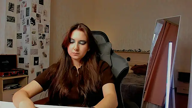 Snapshot of raviolly046 chatting on 10/10/25, 01:10 raviolly046 online show from 10/10/25, 01:10