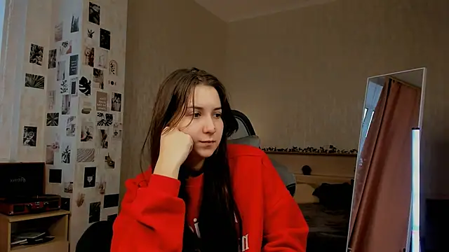 Snapshot of raviolly046 chatting on 10/12/25, 08:35 raviolly046 online show from 10/12/25, 08:35