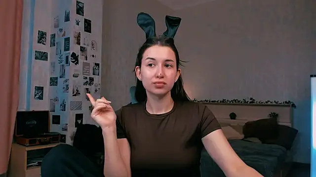 Snapshot of raviolly046 chatting on 10/22/25, 12:49 raviolly046 online show from 10/22/25, 12:49