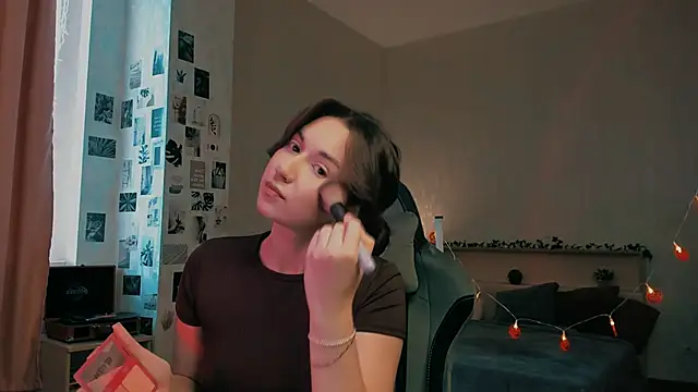 Snapshot of raviolly046 chatting on 10/31/25, 10:38 raviolly046 online show from 10/31/25, 10:38