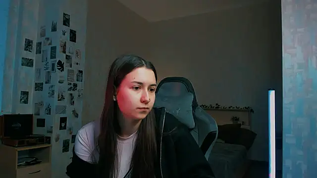 Snapshot of raviolly046 chatting on 11/15/25, 08:11 raviolly046 online show from 11/15/25, 08:11