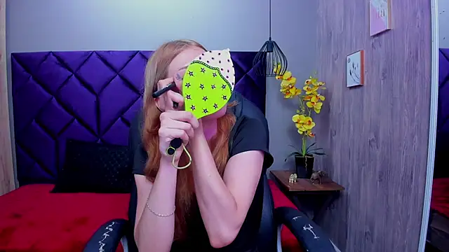 ChloeCampbell03 online show from 10/09/25, 12:36