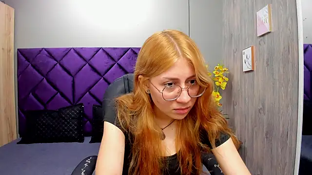 ChloeCampbell03 online show from 10/17/25, 12:52