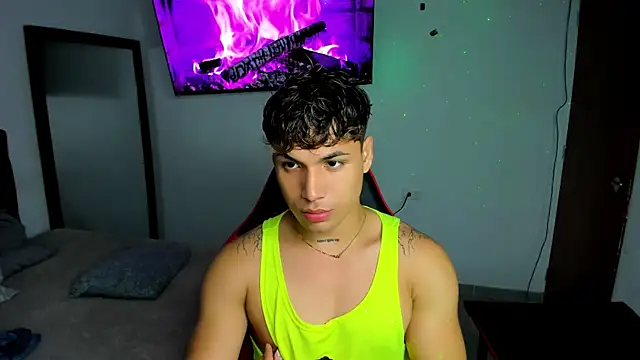 Snapshot of Adams_Collins chatting on 09/26/25, 11:20 Adams Collins online show from 09/26/25, 11:20