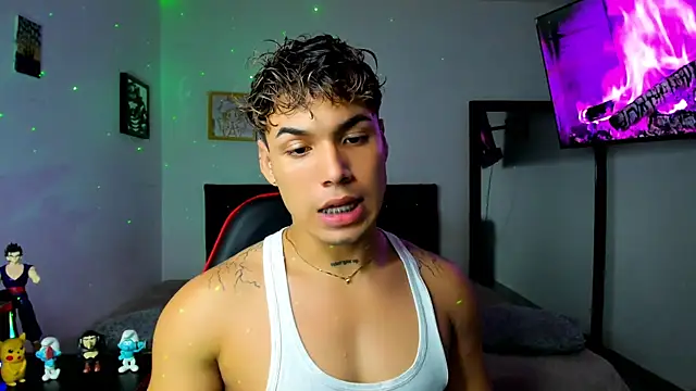 Snapshot of Adams_Collins chatting on 09/28/25, 06:35 Adams Collins online show from 09/28/25, 06:35